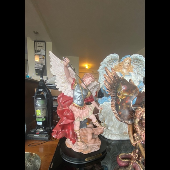 Collection of  angels and saints statues - vintage, antique, and modern - Picture 6 of 15